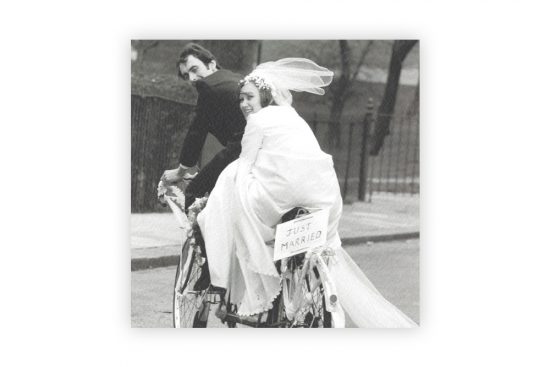 just-married-bicycle-greeting-card