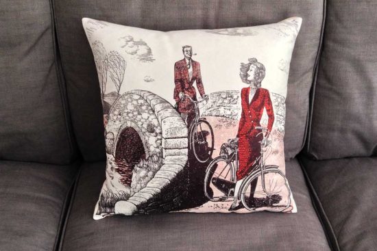 cyclemiles-vintage-couple-bicycle-cushion