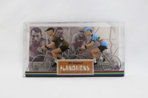 flandriens-model-racing-cyclists-molteni-and-belgium
