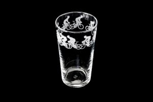 racing-cyclist-pint-glass