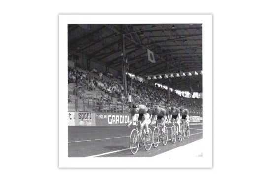 track-race-bicycle-greeting-card