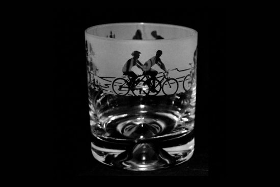 cycling-scene-glass-tumbler