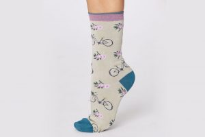 womens-bamboo-bicycle-socks-cream