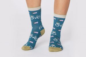 womens-bamboo-bicycle-socks-kingfisher-green